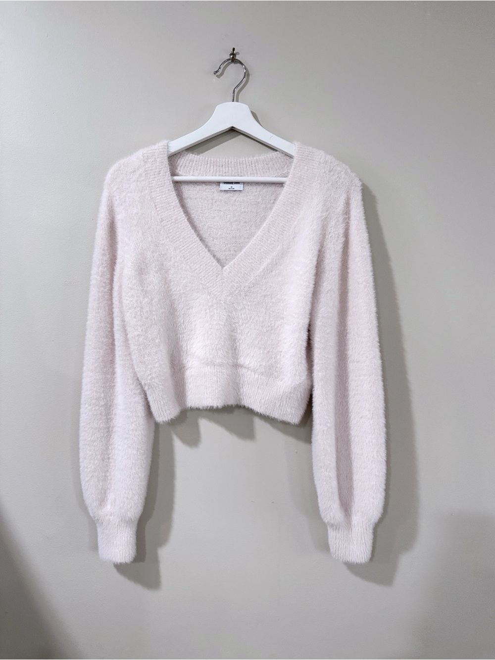 Sunday Best Aritzia Fuzzy Cropped Sweater M Pink Coquette Balletcore Chic Cozy